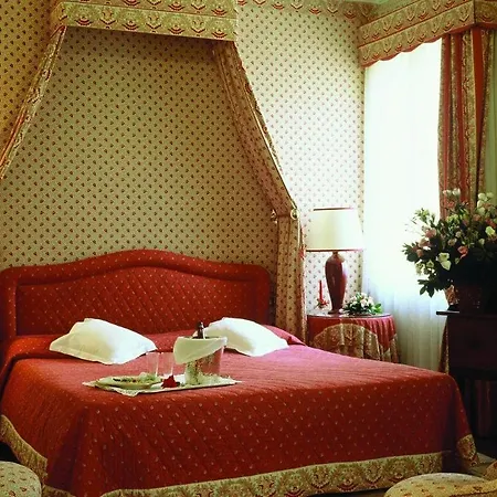 Готель Certosa Di Maggiano 4*